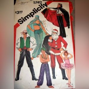 Costumes Vintage Pattern 6 Costume 1982 Simplicity #5742 UnCut Halloween